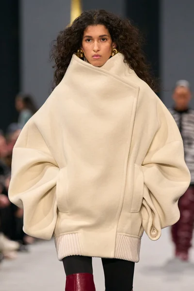 Look 43
